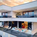 Lucy - 1 Lemon -outdoor Pool , 2 Cherry-indoor Pool And 3 Plum-outdoor Pool Marina (Bossoglina)
