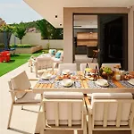 Villa Lucy - 1 Lemon -outdoor Pool , 2 Cherry-indoor Pool And 3 Plum-outdoor Pool *
