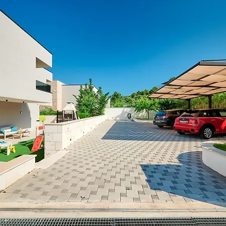 Villa Lucy - 1 Lemon -outdoor Pool , 2 Cherry-indoor Pool And 3 Plum-outdoor Pool
