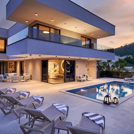 Villa Lucy - 1 Lemon -outdoor Pool , 2 Cherry-indoor Pool And 3 Plum-outdoor Pool *