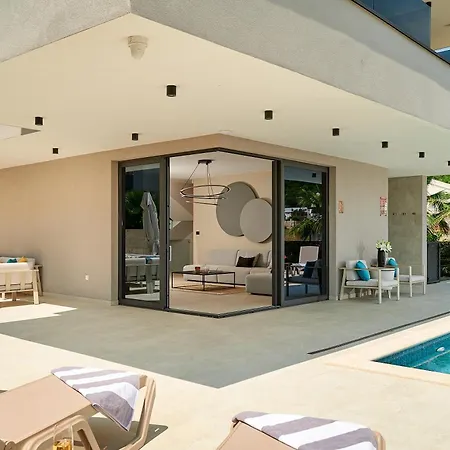 Lucy - 1 Lemon -outdoor Pool , 2 Cherry-indoor Pool And 3 Plum-outdoor Pool * Marina