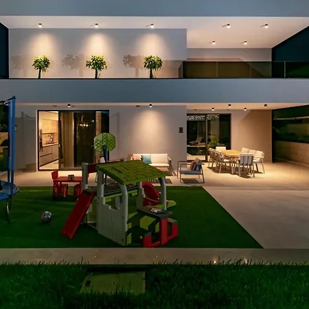 Lucy - 1 Lemon -outdoor Pool , 2 Cherry-indoor Pool&3 Plum-outdoor Pool * Marina
