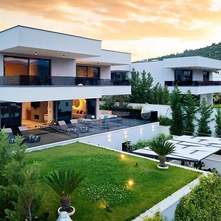 Lucy - 1 Lemon -outdoor Pool , 2 Cherry-indoor Pool&3 Plum-outdoor Pool Villa Marina