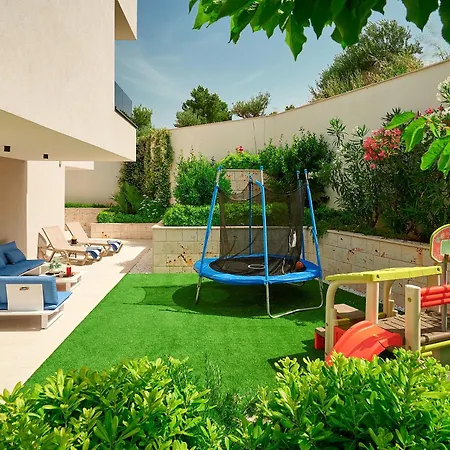 Lucy - 1 Lemon -outdoor Pool , 2 Cherry-indoor Pool And 3 Plum-outdoor Pool Villa *