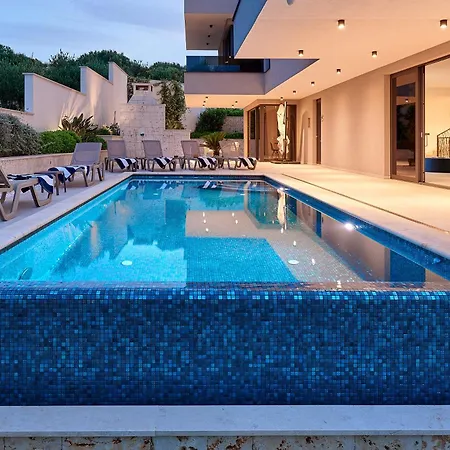 Lucy - 1 Lemon -outdoor Pool , 2 Cherry-indoor Pool&3 Plum-outdoor Pool Marina